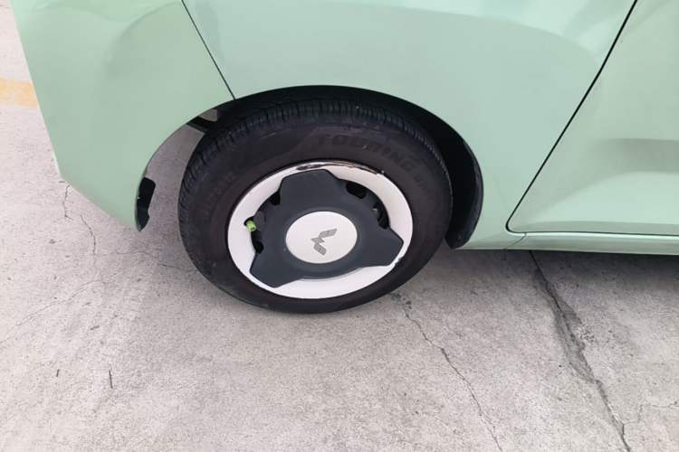 Used Wuling Hongguang MINIEV 2022 Macaron Premium Model – Lithium Iron Phosphate Left Front Wheel Hub