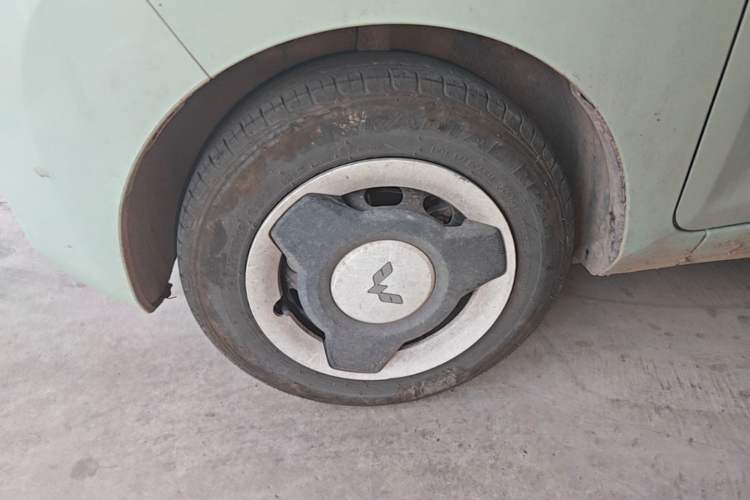 Used Wuling Hongguang MINIEV 2022 Enjoy Edition Lithium Iron Phosphate Left Front Wheel Hub