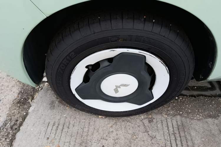 Used Wuling Hongguang MINIEV 2022 Macaron Premium Model – Lithium Iron Phosphate Left Front Wheel Hub