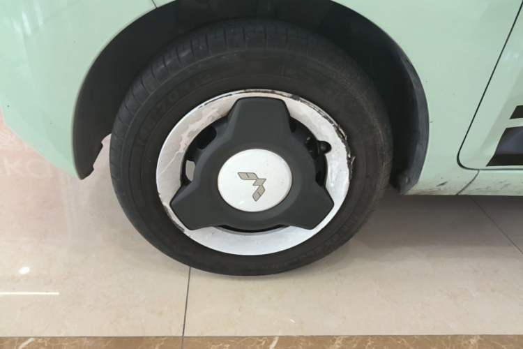 Used Wuling Hongguang MINIEV 2022 Macaron Premium Model – Lithium Iron Phosphate Left Front Wheel Hub