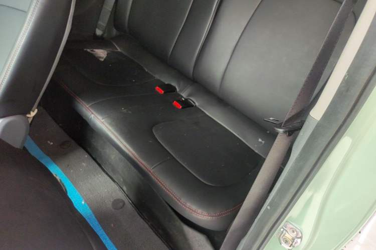 Used Wuling Hongguang MINIEV 2022 Macaron Premium Model – Lithium Iron Phosphate Left Rear Seat