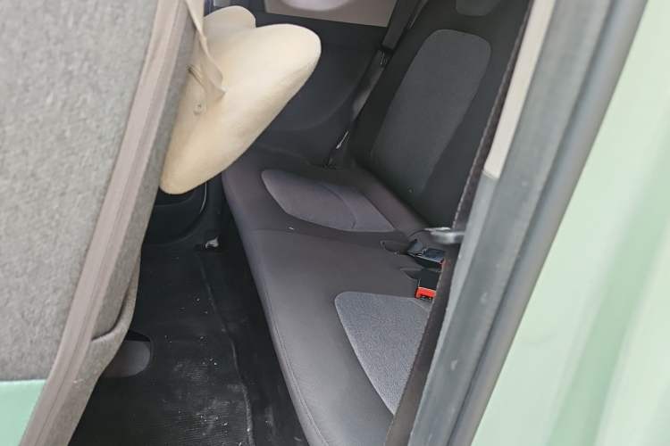 Used Wuling Hongguang MINIEV 2022 Macaron Premium Model – Lithium Iron Phosphate Left Rear Seat