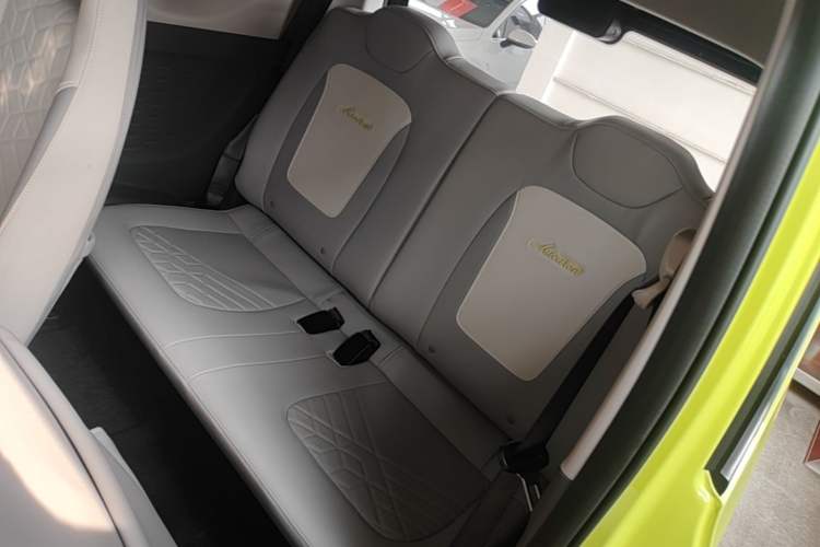 Used Wuling Hongguang MINIEV 2022 Macaron-Color Edition Lithium Iron Phosphate Left Rear Seat