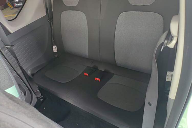 Used Wuling Hongguang MINIEV 2022 Macaron Premium Model – Lithium Iron Phosphate Left Rear Seat