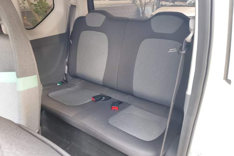 Used Wuling Hongguang MINIEV 2022 Macaron Premium Model – Lithium Iron Phosphate Left Rear Seat