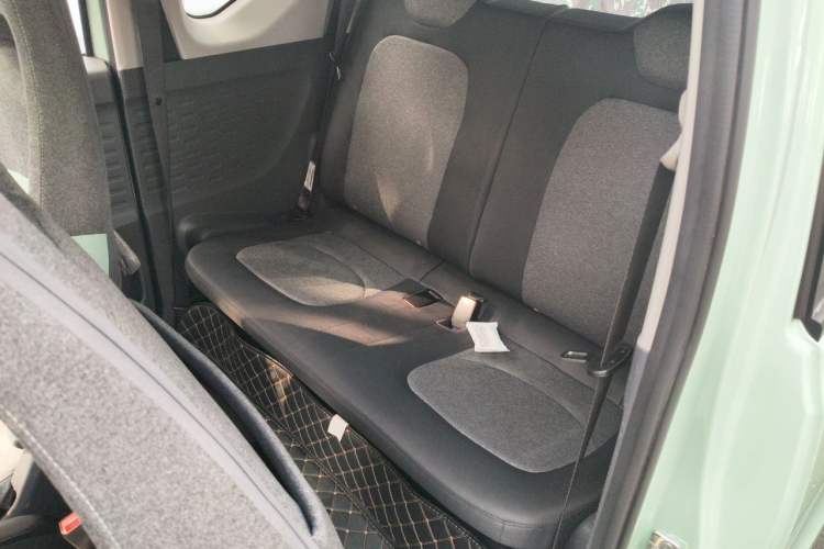 Used Wuling Hongguang MINIEV 2022 Macaron Premium Model – Lithium Iron Phosphate Left Rear Seat