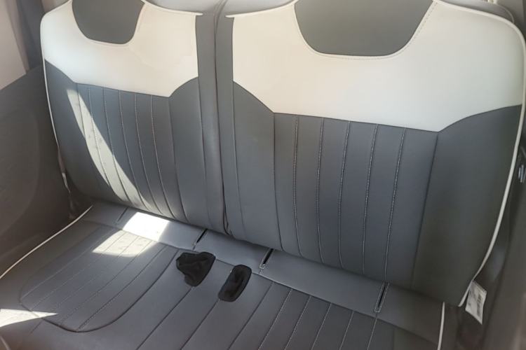 Used Wuling Hongguang MINIEV 2022 Macaron Fashion Model Lithium Iron Phosphate Left Rear Seat