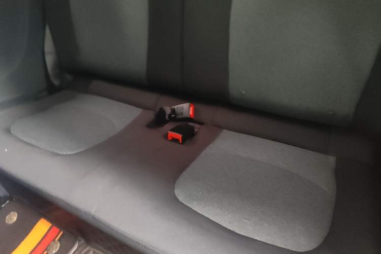 Used Wuling Hongguang MINIEV 2022 Macaron Premium Model – Lithium Iron Phosphate Left Rear Seat