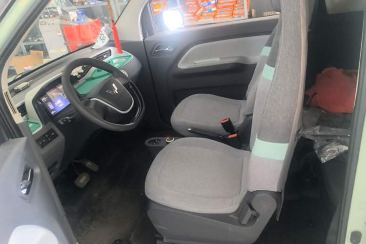 Used Wuling Hongguang MINIEV 2022 Macaron Premium Model – Lithium Iron Phosphate Left Rear Seat