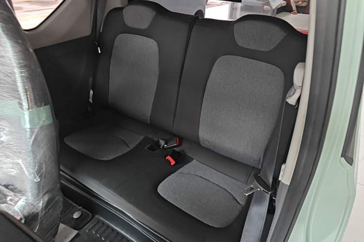 Used Wuling Hongguang MINIEV 2022 Macaron Premium Model – Lithium Iron Phosphate Left Rear Seat