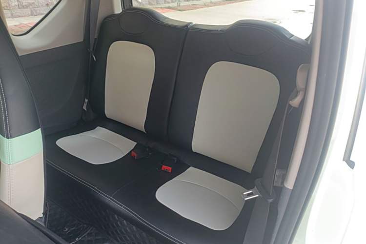 Used Wuling Hongguang MINIEV 2022 Macaron Fashion Edition Lithium-Nickel-Cobalt-Alpha-oxide Left Rear Seat
