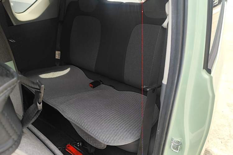 Used Wuling Hongguang MINIEV 2022 Macaron Fashion Model Lithium Iron Phosphate Left Rear Seat