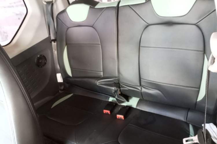 Used Wuling Hongguang MINIEV 2022 Macaron Fashion Edition Lithium-Nickel-Cobalt-Alpha-oxide Left Rear Seat