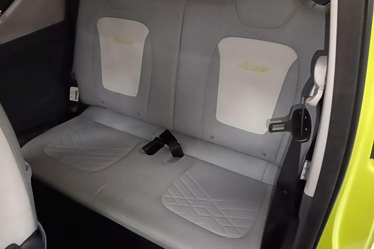 Used Wuling Hongguang MINIEV 2022 Macaron-Color Edition Lithium Iron Phosphate Left Rear Seat