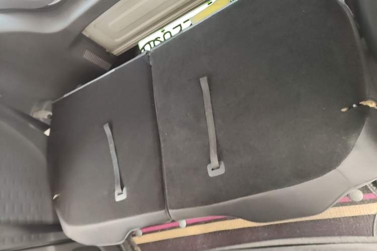 Used Wuling Hongguang MINIEV 2022 Macaron Premium Model – Lithium Iron Phosphate Left Rear Seat
