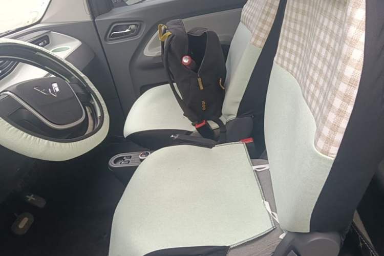 Used Wuling Hongguang MINIEV 2022 Macaron Premium Model – Lithium Ternary Battery Left Rear Seat