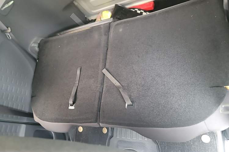 Used Wuling Hongguang MINIEV 2022 Macaron Premium Model – Lithium Iron Phosphate Left Rear Seat