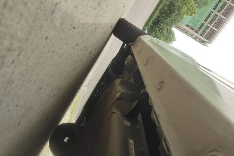 Used Wuling Hongguang MINIEV 2022 Macaron Premium Model – Lithium Iron Phosphate Left Side Sill