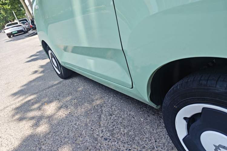 Used Wuling Hongguang MINIEV 2022 Macaron Premium Model – Lithium Iron Phosphate Left Side Sill