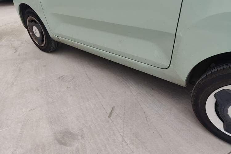 Used Wuling Hongguang MINIEV 2022 Macaron Premium Model – Lithium Iron Phosphate Left Side Sill