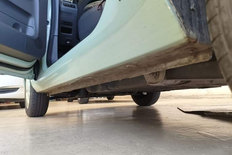 Used Wuling Hongguang MINIEV 2022 Macaron Premium Model – Lithium Iron Phosphate Left Side Sill