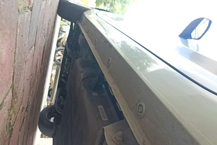 Used Wuling Hongguang MINIEV 2022 Macaron Premium Model – Lithium Iron Phosphate Left Side Sill