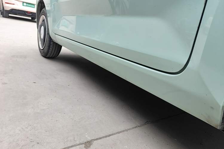 Used Wuling Hongguang MINIEV 2022 Macaron Premium Model – Lithium Iron Phosphate Left Side Sill