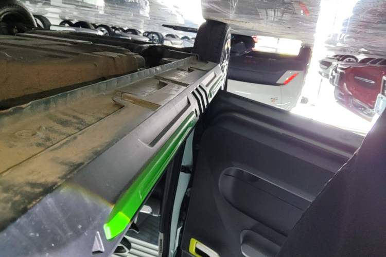 Used Wuling Hongguang MINIEV 2022 GAMEBOY 200km Gaming Edition with Lithium Iron Phosphate Left Side Sill