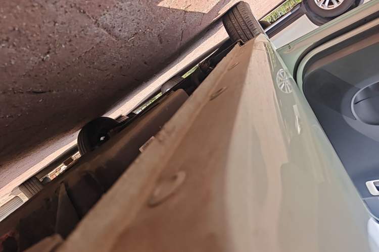 Used Wuling Hongguang MINIEV 2022 Macaron Fashion Model Lithium Iron Phosphate Left Side Sill