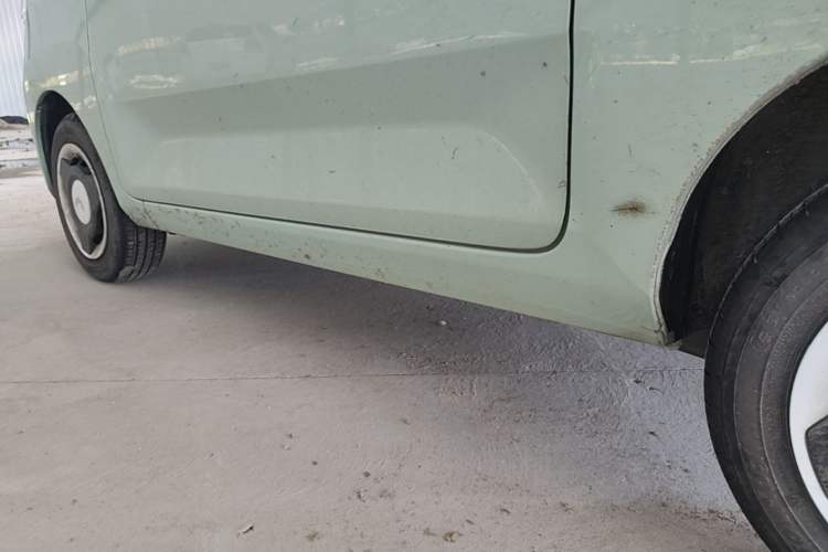 Used Wuling Hongguang MINIEV 2022 Macaron Premium Model – Lithium Iron Phosphate Left Side Sill