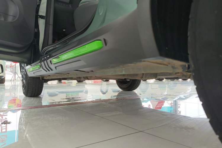 Used Wuling Hongguang MINIEV 2022 GAMEBOY 200km Gaming Edition with Lithium Iron Phosphate Left Side Sill