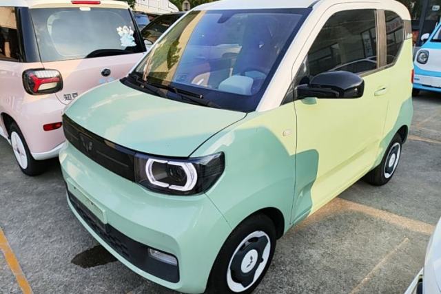 Ojetý Wuling Hongguang MINIEV 2022 Macaron Premium Model – Lithium Iron Phosphate