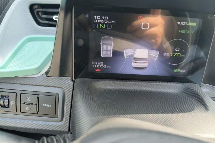 Used Wuling Hongguang MINIEV 2022 Macaron Premium Model – Lithium Iron Phosphate Odometer Close Up