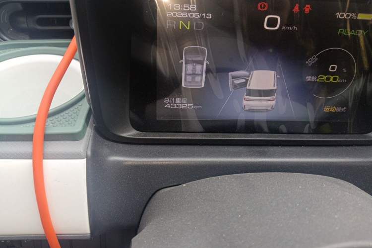 Used Wuling Hongguang MINIEV 2022 GAMEBOY 200km Gaming Edition with Lithium Iron Phosphate Odometer Close Up