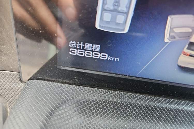 Used Wuling Hongguang MINIEV 2022 Macaron Premium Model – Lithium Iron Phosphate Odometer Close Up