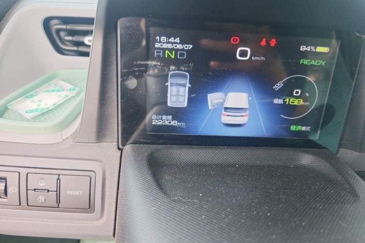 Used Wuling Hongguang MINIEV 2022 Macaron Premium Model – Lithium Iron Phosphate Odometer Close Up