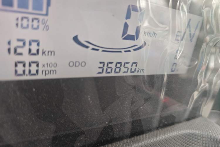 Used Wuling Hongguang MINIEV 2022 Easy Version Lithium Iron Phosphate Odometer Close Up