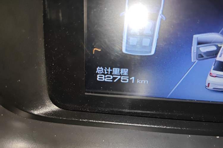 Used Wuling Hongguang MINIEV 2022 GAMEBOY 300km Enthusiast Model with Lithium Iron Phosphate Odometer Close Up