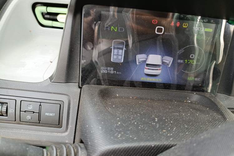 Used Wuling Hongguang MINIEV 2022 Macaron Premium Model – Lithium Iron Phosphate Odometer Close Up