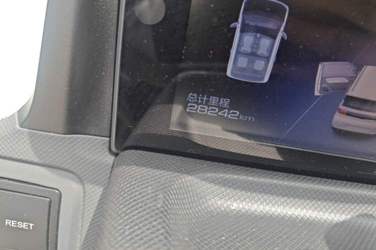 Used Wuling Hongguang MINIEV 2022 Macaron Fashion Model Lithium Iron Phosphate Odometer Close Up