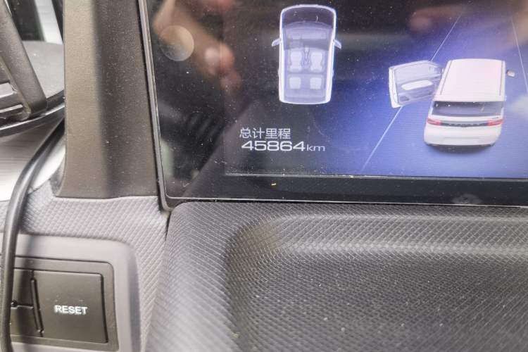 Used Wuling Hongguang MINIEV 2022 Macaron Premium Model – Lithium Iron Phosphate Odometer Close Up