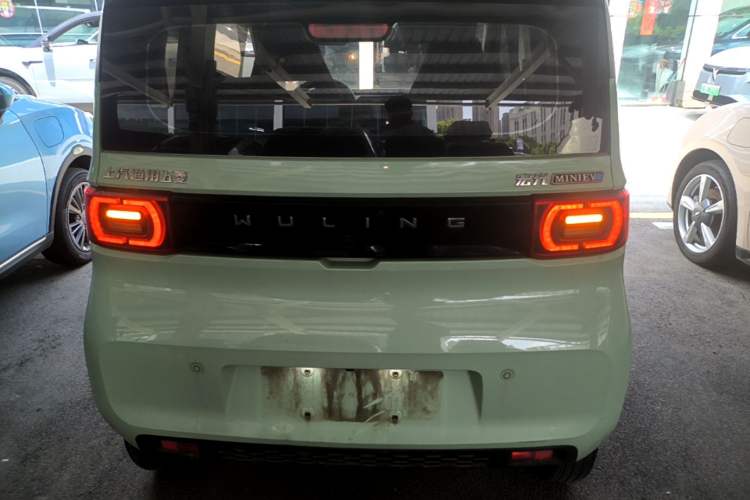Used Wuling Hongguang MINIEV 2022 Macaron Fashion Edition Lithium-Nickel-Cobalt-Alpha-oxide Rear