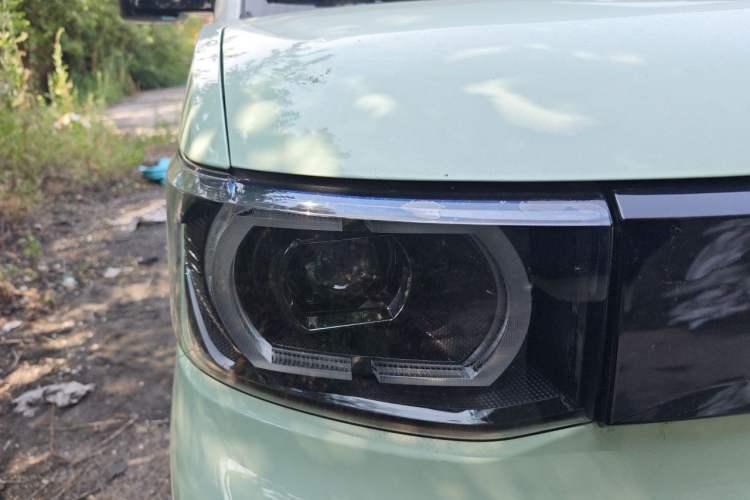 Used Wuling Hongguang MINIEV 2022 Macaron Fashion Model Lithium Iron Phosphate Right Front Headlight