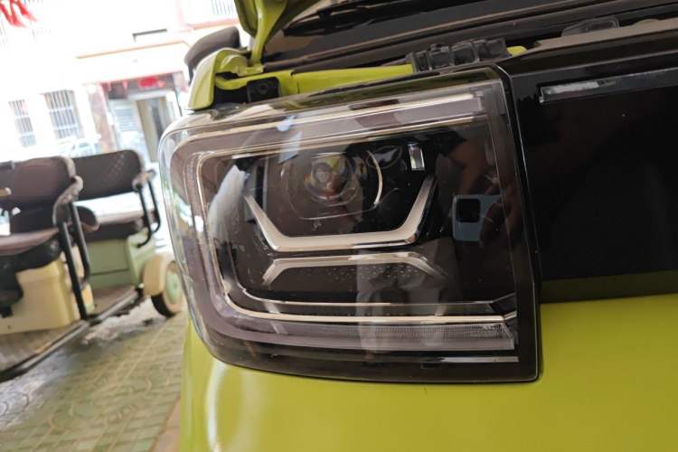 Used Wuling Hongguang MINIEV 2022 GAMEBOY 200km Gaming Edition with Lithium Iron Phosphate Right Front Headlight