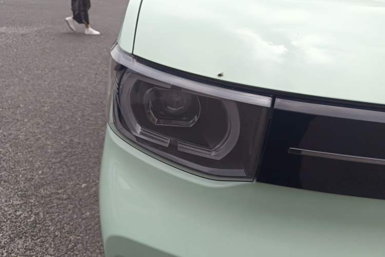 Used Wuling Hongguang MINIEV 2022 Macaron Fashion Model Lithium Iron Phosphate Right Front Headlight
