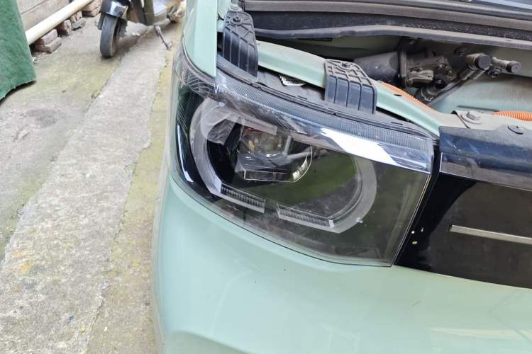 Used Wuling Hongguang MINIEV 2022 Macaron Premium Model – Lithium Iron Phosphate Right Front Headlight