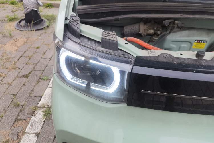 Used Wuling Hongguang MINIEV 2022 Macaron Premium Model – Lithium Iron Phosphate Right Front Headlight