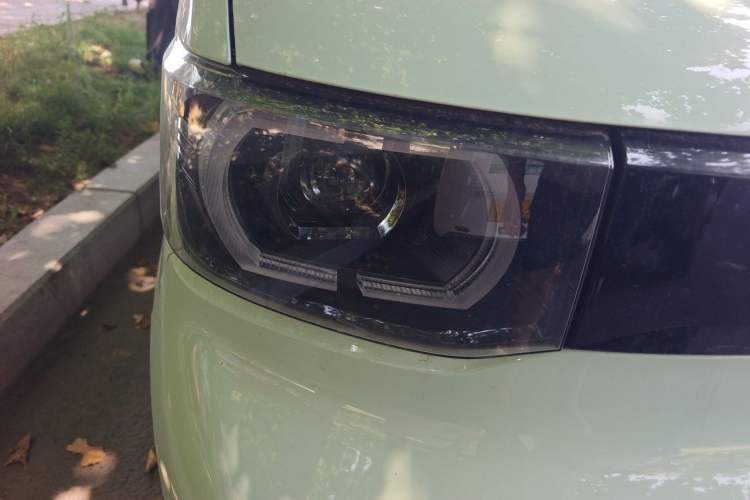 Used Wuling Hongguang MINIEV 2022 Macaron Premium Model – Lithium Iron Phosphate Right Front Headlight