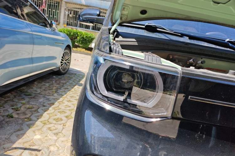 Used Wuling Hongguang MINIEV 2022 Macaron Premium Model – Lithium Iron Phosphate Right Front Headlight