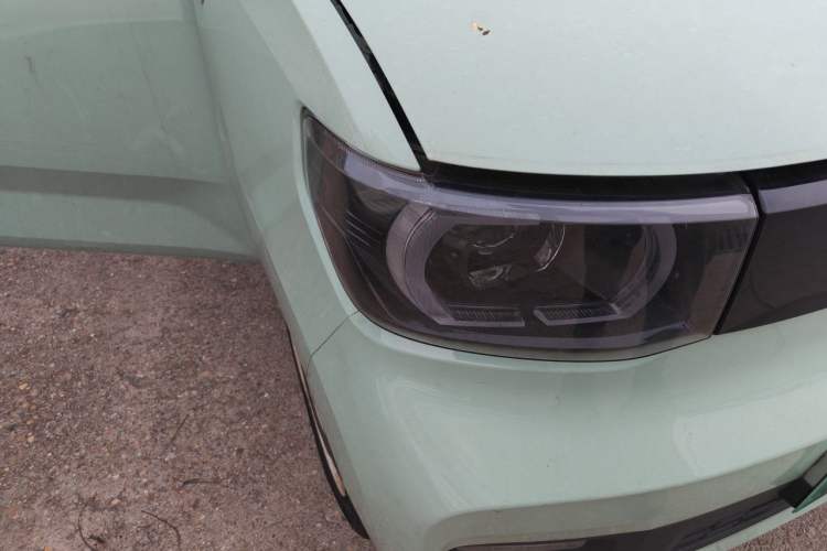 Used Wuling Hongguang MINIEV 2022 Macaron Premium Model – Lithium Ternary Battery Right Front Headlight